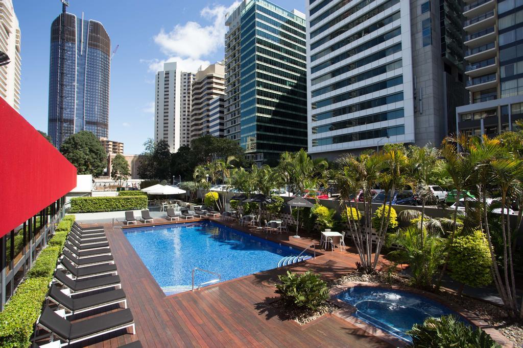 Royal On The Park Hotel