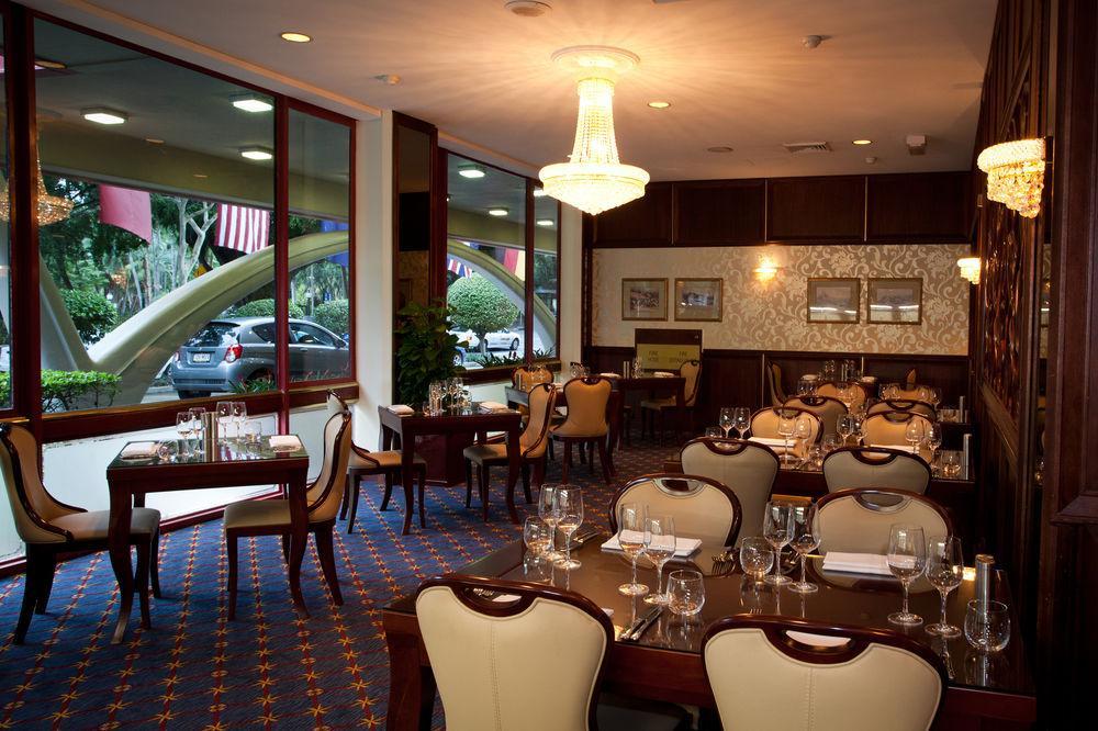 Royal On The Park Hotel