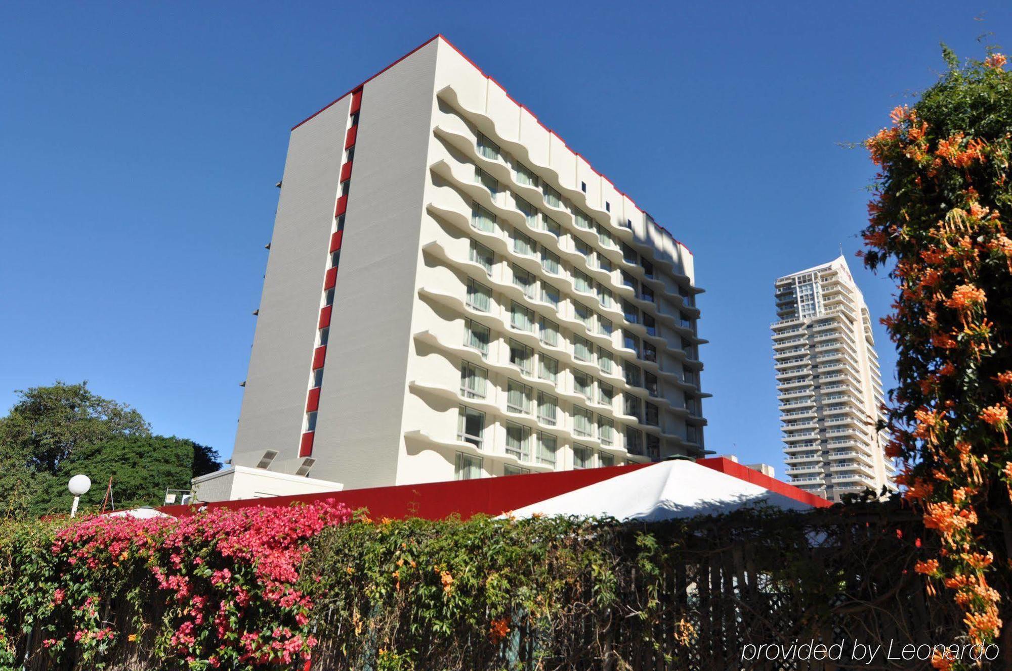 Royal On The Park Hotel